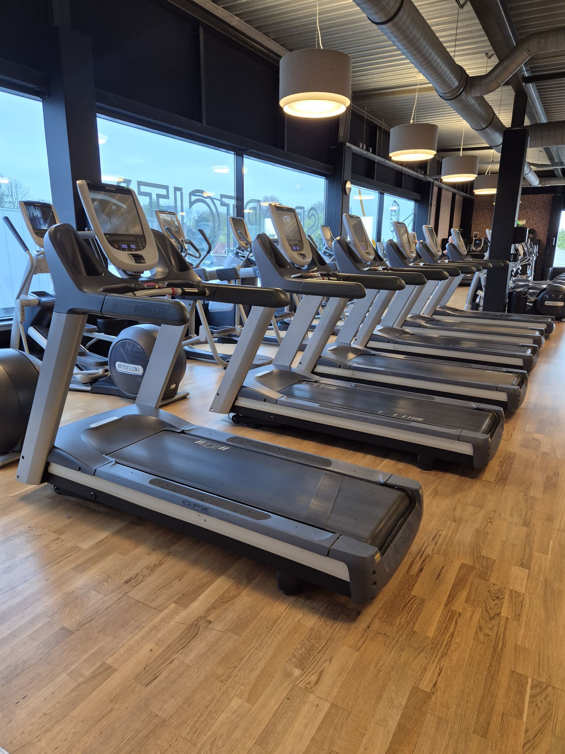 Cardio-zone met loopbanden